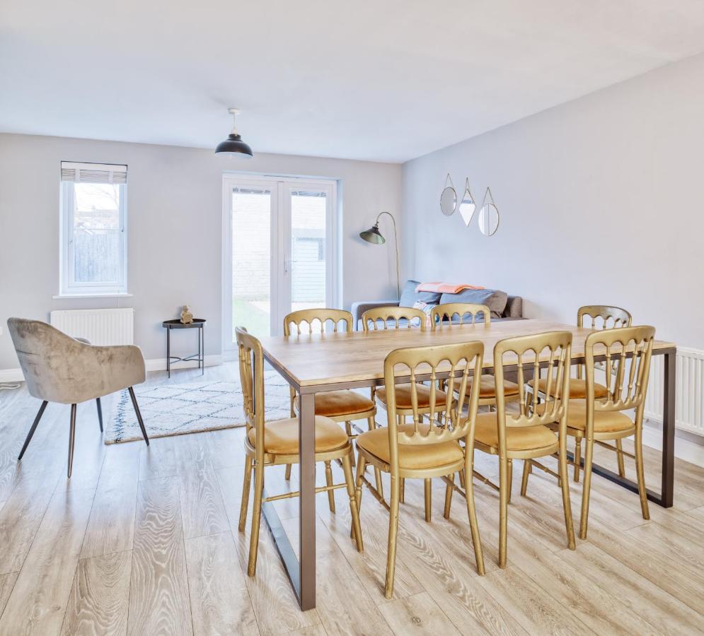 5 Bed House In Gloucester Hucclecote Dış mekan fotoğraf